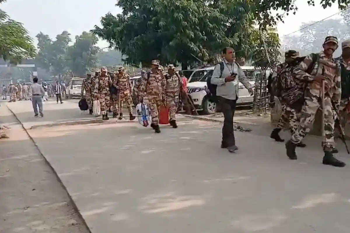 Bihar Election Phase 2 Voting: पश्चिम चंपारण की 9 सीटों पर दूसरे चरण के मतदान की तैयारी पूरी, एनडीए-महागठबंधन में सीधी भिड़ंत 2 Bihar Election Phase 2 Voting