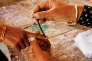 By-Poll 2025: सात राज्यों की आठ विधानसभा सीटों पर मतदान जारी, मतदाता उमड़े मतदान केंद्रों पर