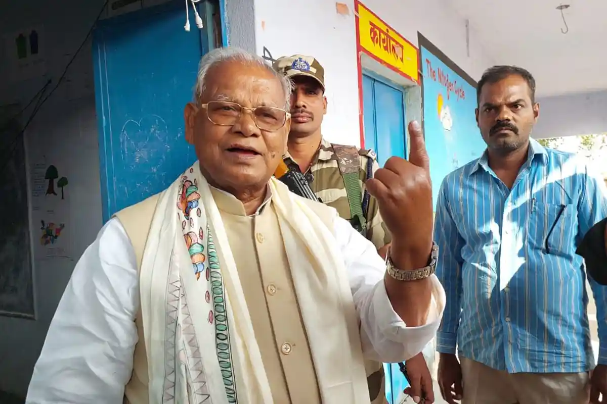 Jeetan Ram Manjhi Voting: गया में मांझी ने किया मतदान, तेजस्वी यादव पर साधा कटाक्ष कहा वे हमेशा ख्याली पुलाव पकाते हैं 1 Jeetan Ram Manjhi Voting: