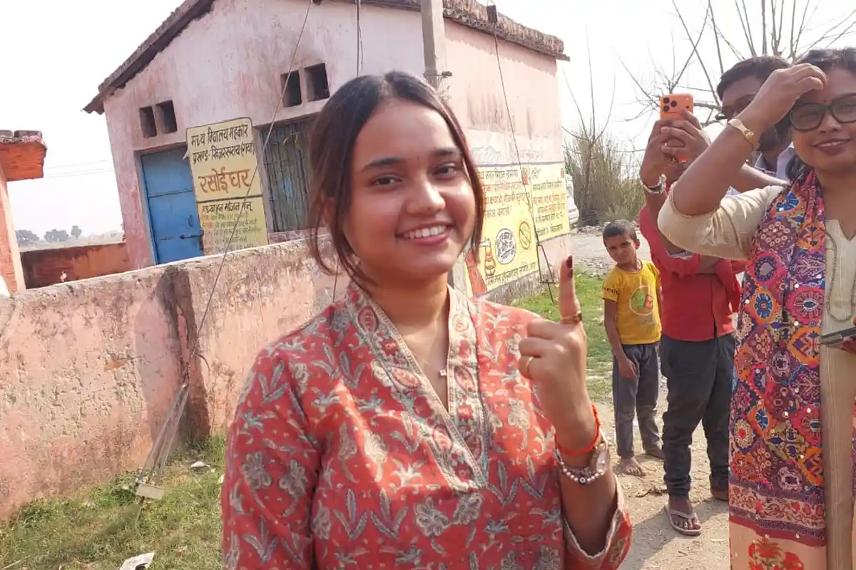 Jeetan Ram Manjhi Voting: गया में मांझी ने किया मतदान, तेजस्वी यादव पर साधा कटाक्ष कहा वे हमेशा ख्याली पुलाव पकाते हैं 2 Jeetan Ram Manjhi Voting: