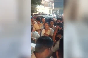 Bihar Politics: उपेंद्र कुशवाहा ने सासाराम में गोलगप्पे खाकर मचाई चर्चा, पत्नी स्नेह लता की किस्मत ईवीएम में बंद