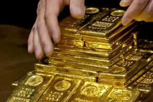 सोने की कीमत में ₹3,351 की गिरावट! 15 नवंबर को मुंबई, दिल्ली, बेंगलुरु और अन्य शहरों में 24 कैरेट, 22 कैरेट सोने की दरें