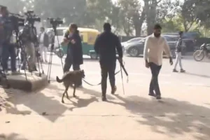 Delhi Bomb Threat News: दिल्ली के स्कूलों और कोर्टों को बम की धमकी, तुरंत खाली किए गए, पुलिस जांच में