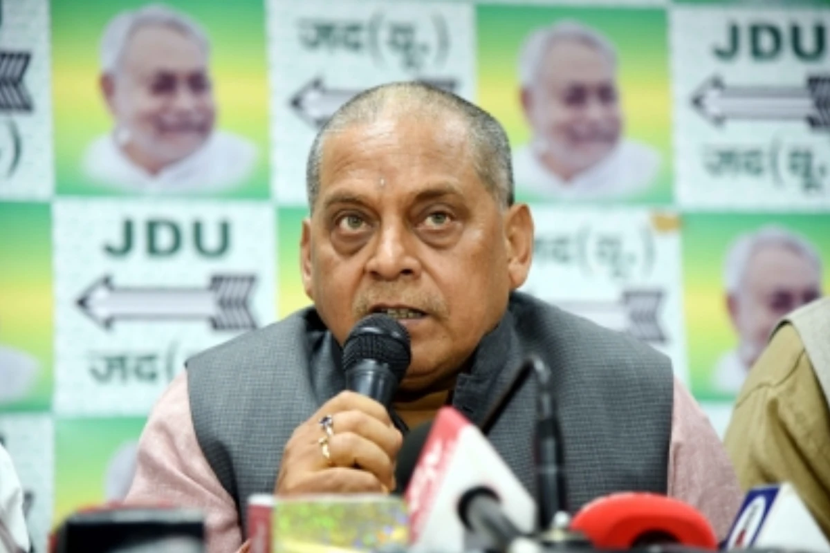 Desperate to enter politics_ JD(U) hits out after Vadra questions Bihar poll results