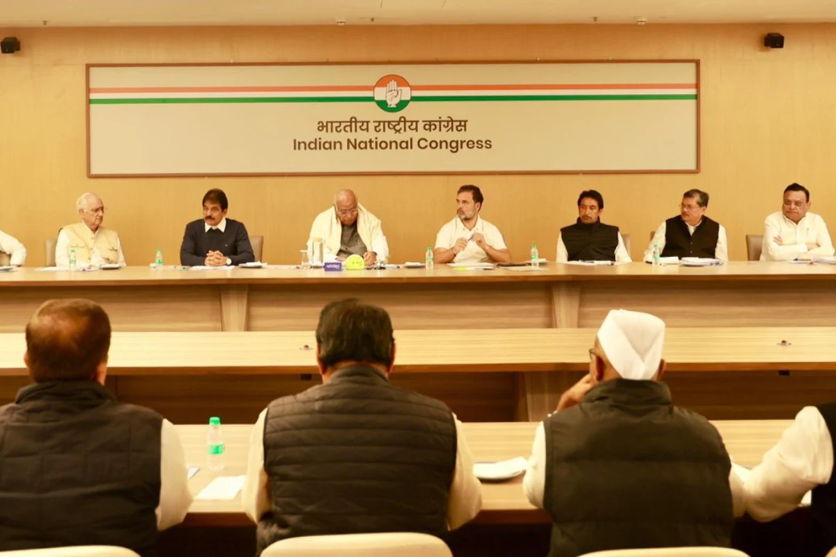 कांग्रेस ने चुनाव आयोग के खिलाफ उठाई आवाज, एसआईआर प्रक्रिया को बताया बीजेपी की साजिश 2 Congress on SIR Process: खार्गे ने चुनाव आयोग की कार्यप्रणाली को बताया निराशाजनक