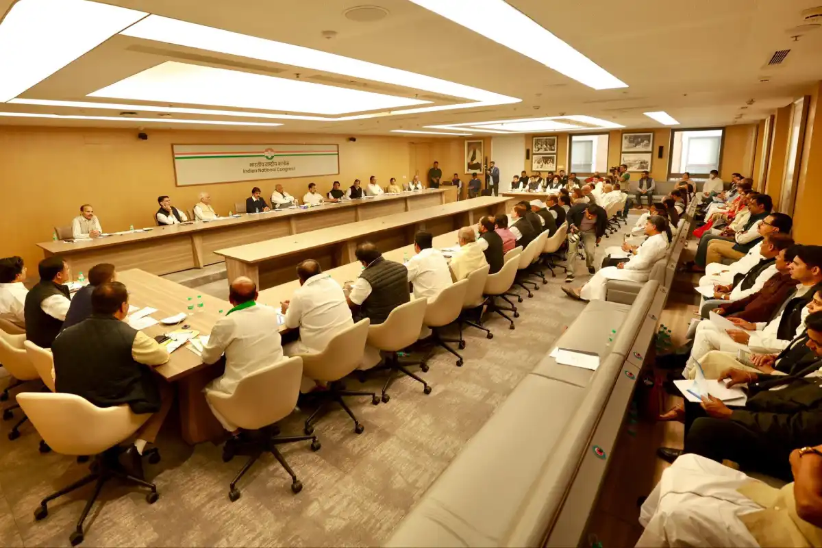 कांग्रेस ने चुनाव आयोग के खिलाफ उठाई आवाज, एसआईआर प्रक्रिया को बताया बीजेपी की साजिश 3 Congress on SIR Process: खार्गे ने चुनाव आयोग की कार्यप्रणाली को बताया निराशाजनक