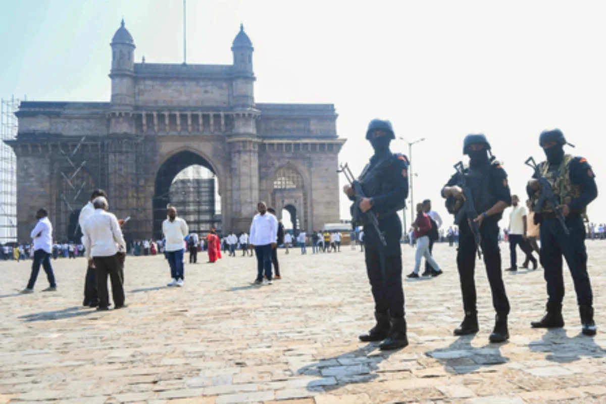 Delhi Blast: मुंबई पुलिस ने तीन आरोपियों को पकड़ा, एनक्रिप्टेड सिग्नल ग्रुप में हथियार हस्तांतरण का सबूत मिला