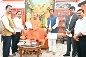 मुख्यमंत्री योगी आदित्यनाथ ने गोरखपुर में मतदाता सूची के विशेष गहन पुनरीक्षण प्रक्रिया को पूर्ण किया