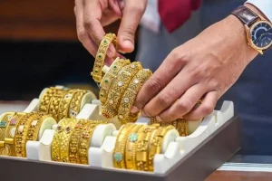 Gold Price Today: गिरावट के बाद सोने-चांदी में फिर लौटी चमक, लखनऊ से इंदौर तक जानें आज की ताजा कीमतें