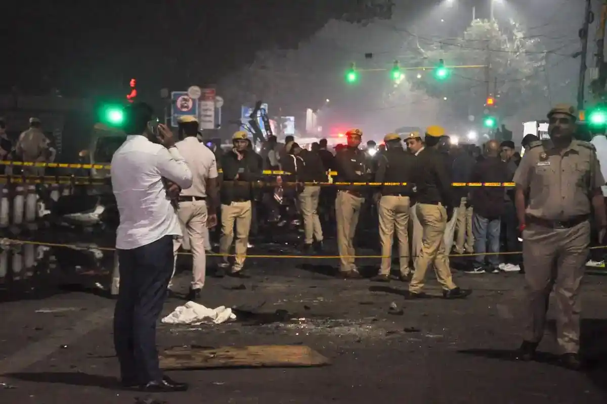 दिल्ली विस्फोट में मारे गए कश्मीरी श्रमिक का पार्थिव शरीर गांदरबल पहुंचा, गाँव में शोक की लहर 2 Delhi Blast