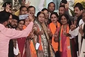 बिहार के गांधी मैदान में ऐतिहासिक शपथग्रहण, देशभर के एनडीए मुख्यमंत्रियों की मौजूदगी ने बढ़ाया राजनीतिक तापमान