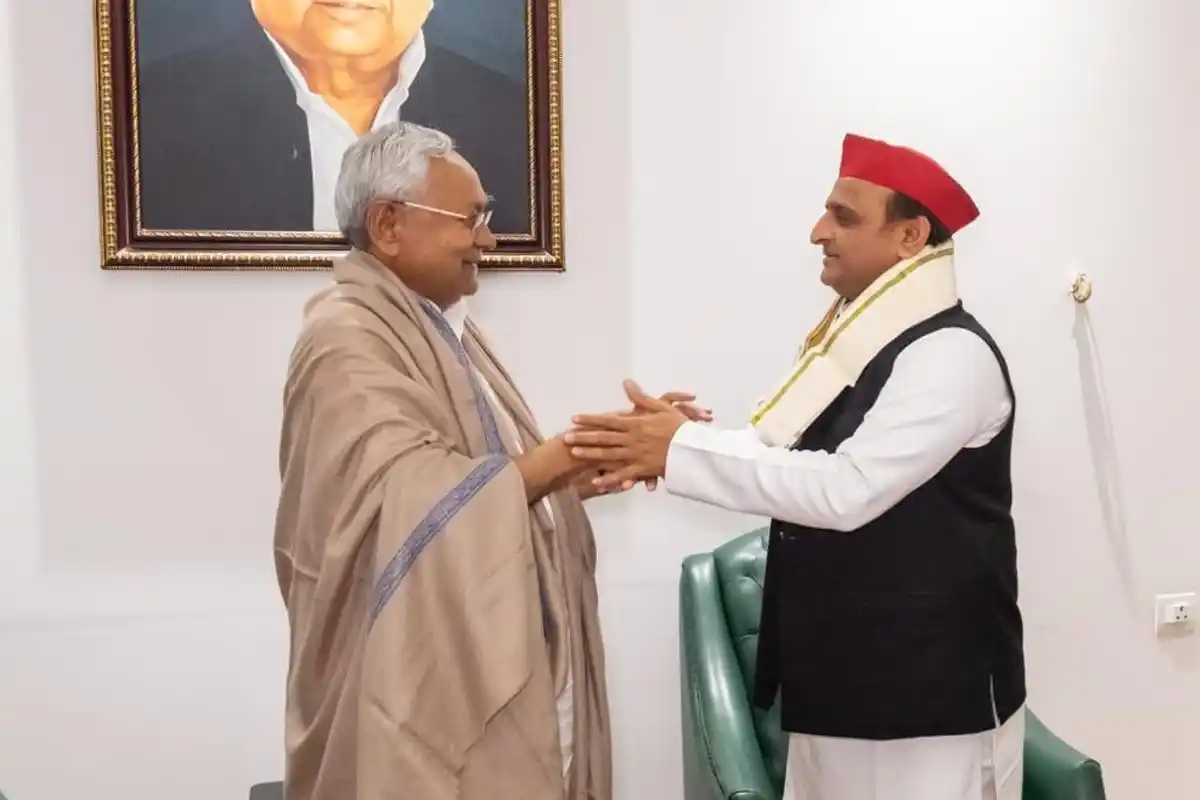 Akhilesh Yadav Nitish Kumar