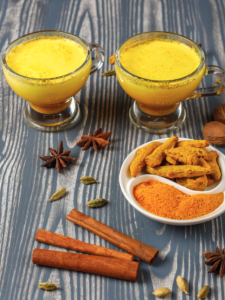 Benefits of Drinking Turmeric Milk Daily: रोज़ाना हल्दी वाला दूध पीने के अद्भुत फायदे