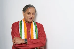 शशि थरूर का कांग्रेसियों को संदेश: सिर्फ विचारधारा की शुद्धता से नहीं चलता देश, सहयोग भी जरूरी