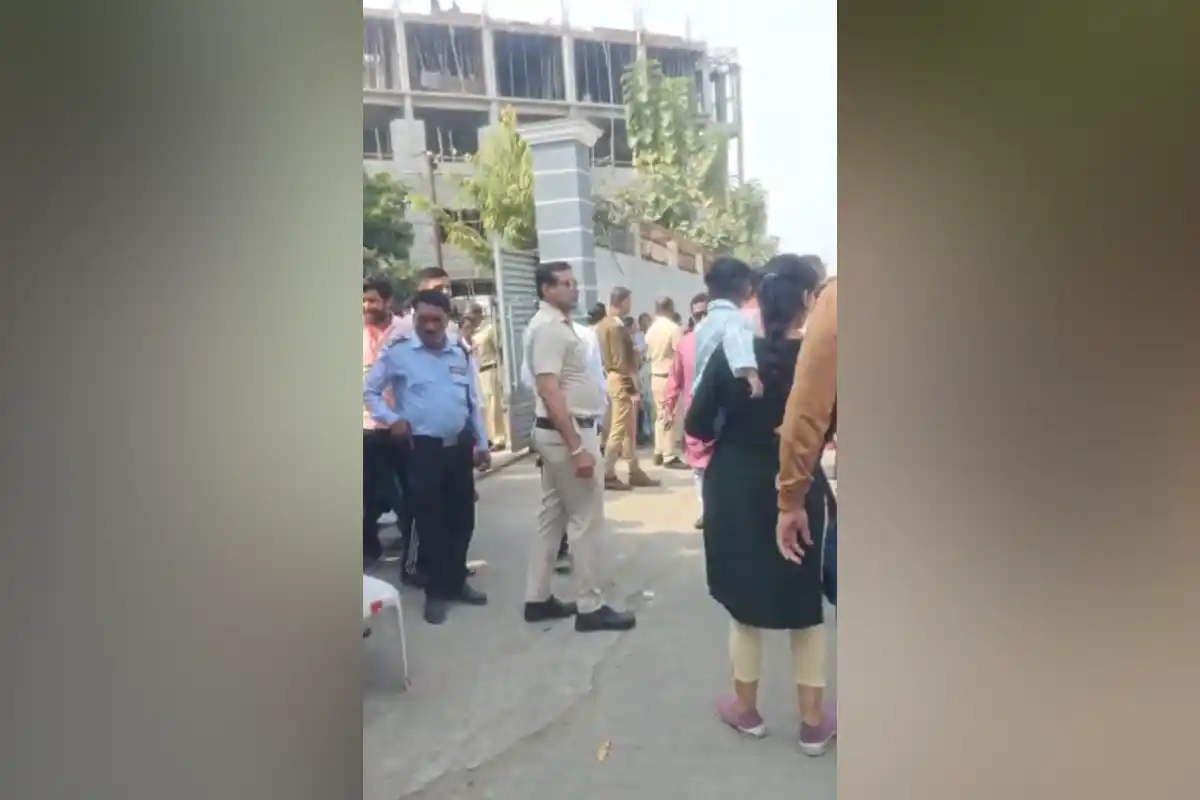 Nagpur Police Fight: नागपुर के संजूबा हाईस्कूल बाहदुरा में उम्मीदवारों और पुलिस के बीच धक्का-मुक्की और मारपीट
