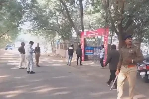 हिंगोली: विधायक संतोष बांगर पर मतदान में गोपनीयता भंग करने का मामला दर्ज