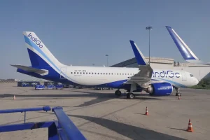 मदीना से हैदराबाद आ रही इंडिगो फ्लाइट की अहमदाबाद में आपात लैंडिंग, बम की धमकी और संदिग्ध यात्री के चलते हड़कंप