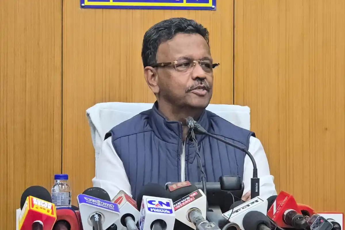 Firhad Hakim: कोलकाता में जन्म प्रमाण पत्र और पार्किंग को लेकर नई व्यवस्था की घोषणा