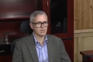 उमर अब्दुल्ला का बड़ा बयान: ईवीएम में नहीं होती गड़बड़ी, पिता से है मतभेद