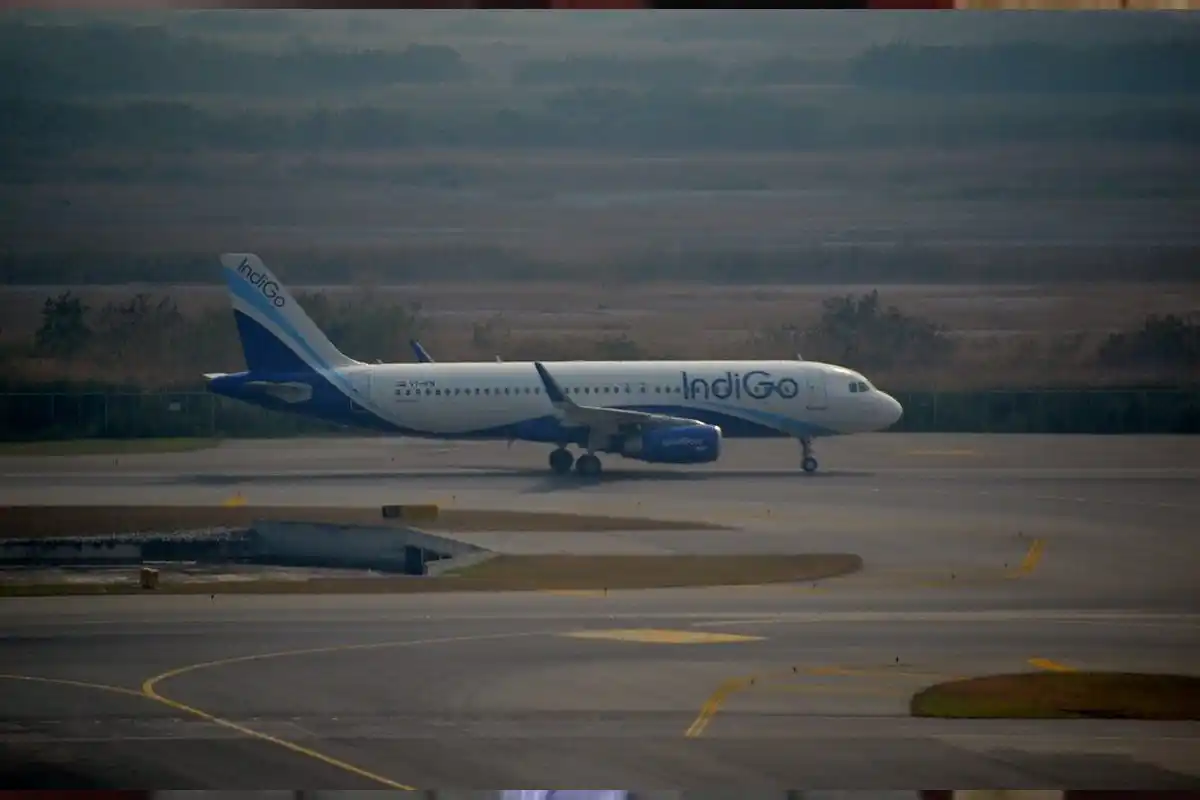 IndiGo Flight Cancellations: इंडिगो की 17 उड़ानें फिर रद्द, यात्रियों की परेशानी बढ़ी