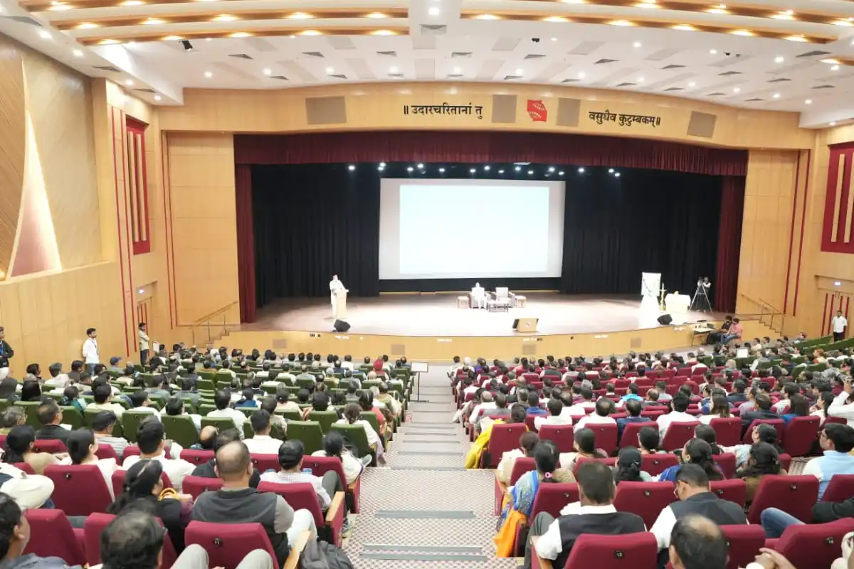 भारतीय मूल्यों से ही बनेगा नया भारत: संघ के अरुण कुमार ने नागपुर में दिखाई राष्ट्र पुनर्निर्माण की राह 13 RSS Arun Kumar Nagpur: भारतीय चिंतन से होगा नए भारत का निर्माण, संघ शताब्दी वर्ष पर विशेष संगोष्ठी संपन्न