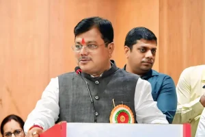 विधान परिषद में सूर्यकांत मोरे के अपमानजनक बयान पर मचा बवाल, हनन प्रस्ताव का सामना करेंगे शरद पवार गुट के नेता