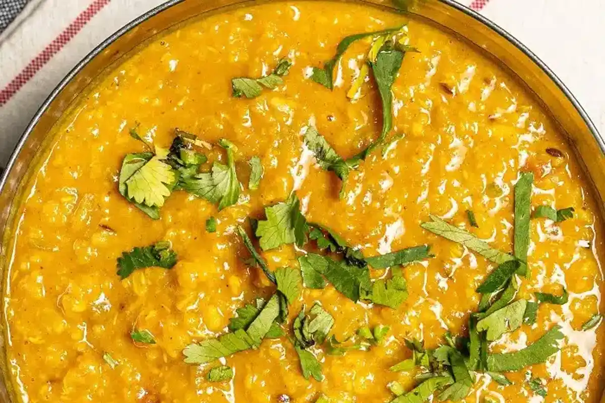 सर्दियों की खुशबू: 10 देशी खान-पान जो हमारे बचपन को वापस ला रहे हैं 16 Traditional Indian winter foods: सर्दियों के 10 पारंपरिक भारतीय खाने | हेल्दी विंटर डाइट