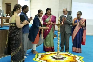 नागपुर में ‘वर्नाक्युलर ब्रांडिंग’ पुस्तक का विमोचन, डिज़ाइन जगत की 50 साल की यात्रा का दस्तावेज