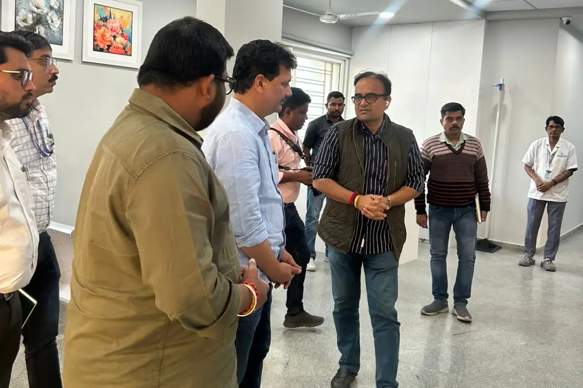 नागपुर के कैंसर अस्पताल में मिल रहा विश्वस्तरीय इलाज, स्वास्थ्य मंत्री ने किया दौरा 12 Nagpur Cancer Hospital: एनसीआई में विश्वस्तरीय कैंसर उपचार किफायती दरों पर, स्वास्थ्य मंत्री का दौरा