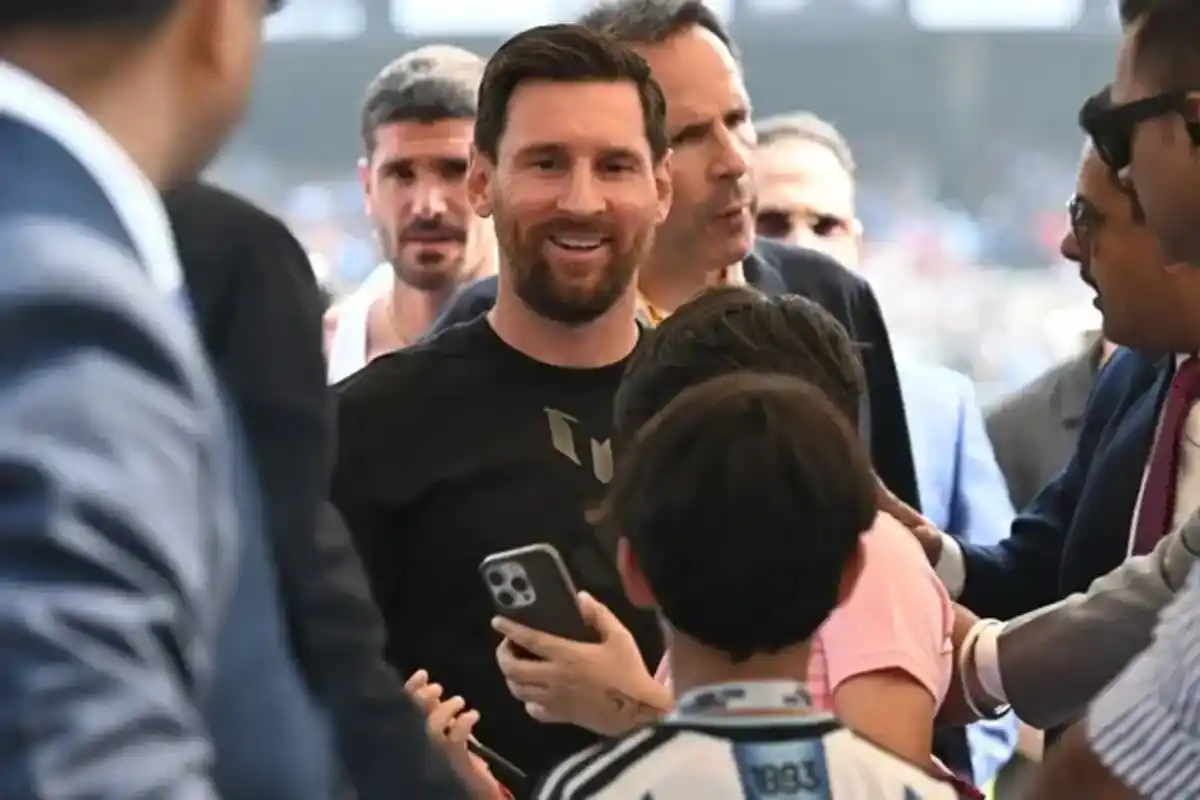 Messi Concert Failure: कोलकाता में कांग्रेस का विरोध प्रदर्शन, खेल मंत्री से इस्तीफे की मांग