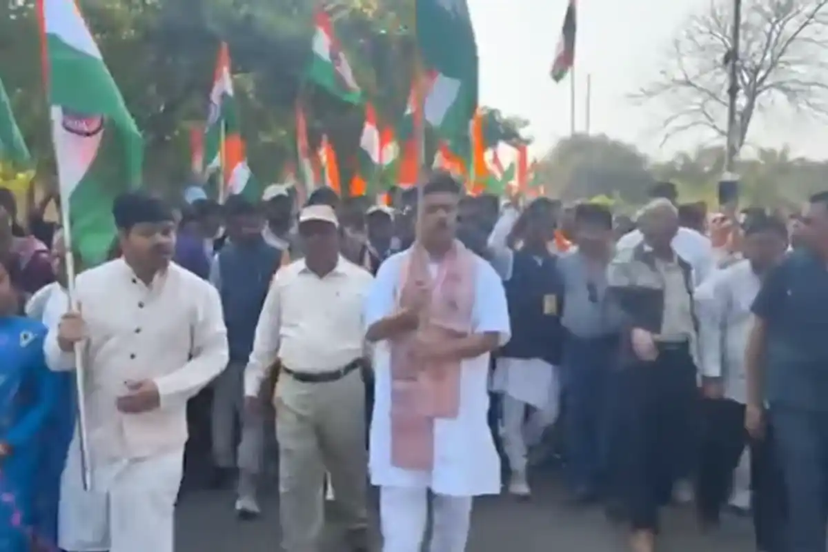 Suvendu Adhikari Protest: सॉल्ट लेक स्टेडियम में बीजेपी विधायकों का हंगामा, वीआईपी गेट बंद मिलने पर किया प्रदर्शन