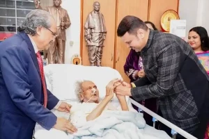 महान शिल्पकार डॉ राम सुतार के निधन पर मुख्यमंत्री फडणवीस ने जताया गहरा शोक