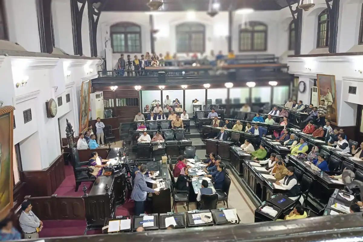 Kolkata Municipal Corporation Meeting: TMC और BJP पार्षदों में भाषायी मुद्दे पर हंगामा