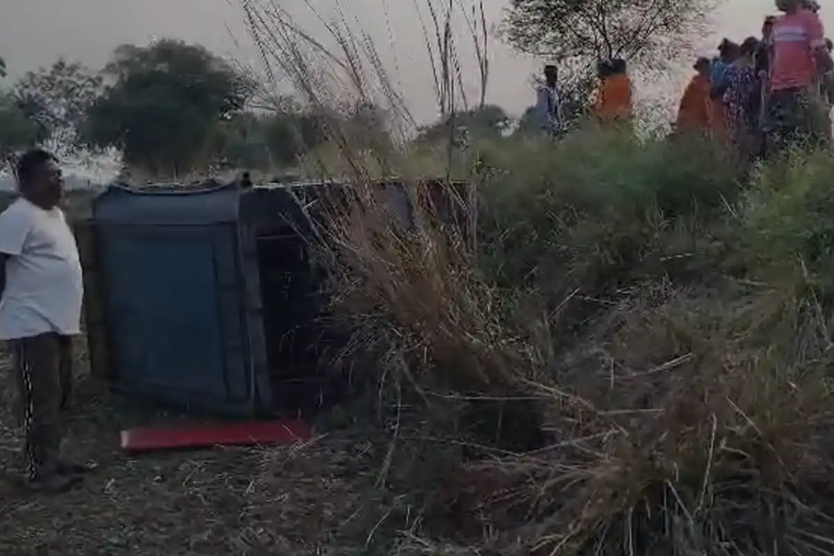 Howrah Jaipur Accident News: जयपुर में मैजिक गाड़ी पलटी, पांच बच्चे और दो महिलाएं घायल