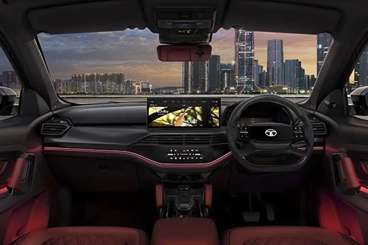 Tata Safari Petrol: टाटा की फ्लैगशिप SUV में पहली बार पेट्रोल इंजन, जानें खासियतें