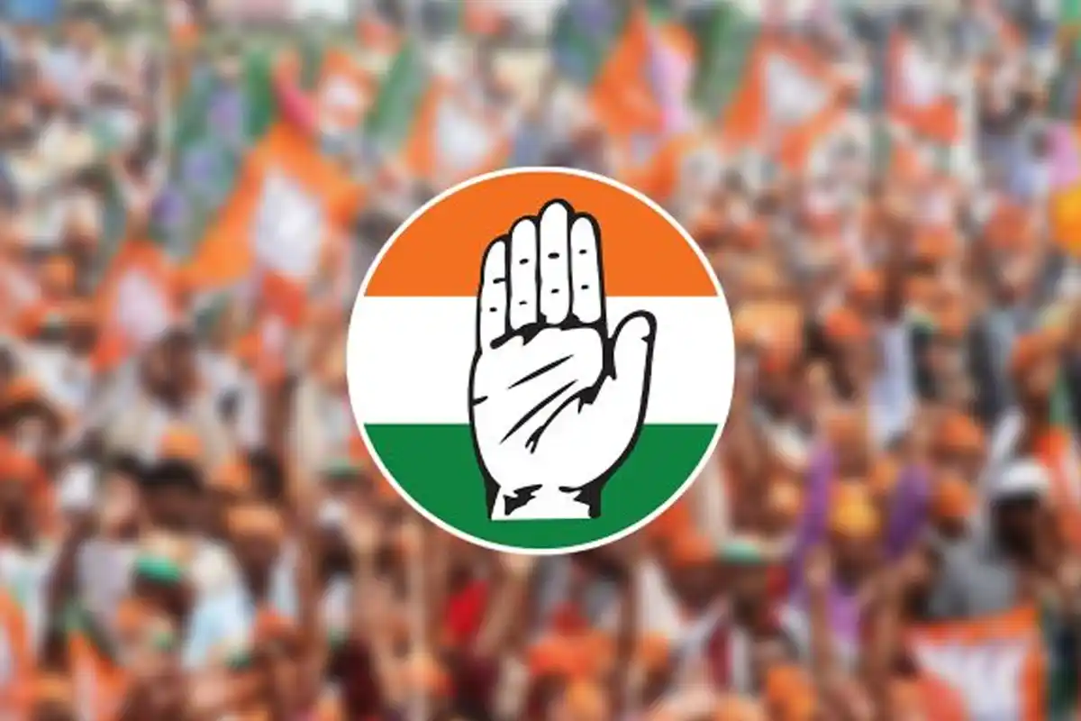 Congress Seva Dal: सांता क्लॉज़ बनकर बच्चों को किताबें बांटीं, शिक्षा बचाने की अनोखी मुहिम शुरू