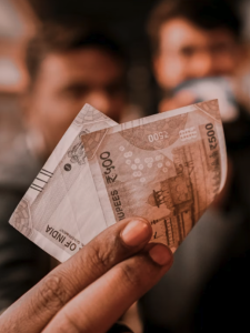 Vastu Tips for financial transaction: आपको किस दिन फाइनेंशियल ट्रांजैक्शन से बचना चाहिए?