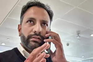 एयरपोर्ट पर यात्री के साथ मारपीट करने वाला पायलट वीरेंद्र सेजवाल गिरफ्तार