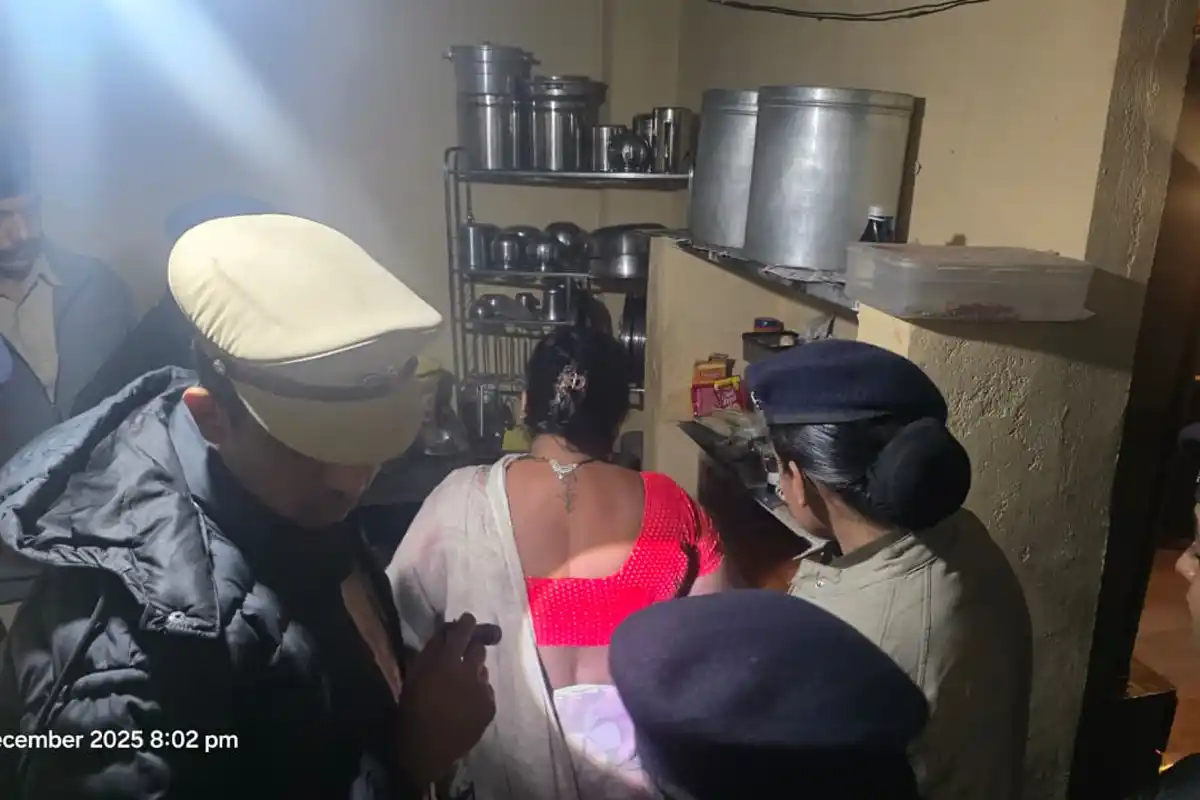नागपुर में नए साल और नगर निगम चुनाव से पहले पुलिस की सख्त कार्रवाई, 149 संदिग्ध लोगों की जांच 12 Nagpur Police Crackdown before New Year & Municipal Elections: नए साल और नगर निगम चुनाव से पहले 149 संदिग्धों की जांच, अवैध हथियार जब्त