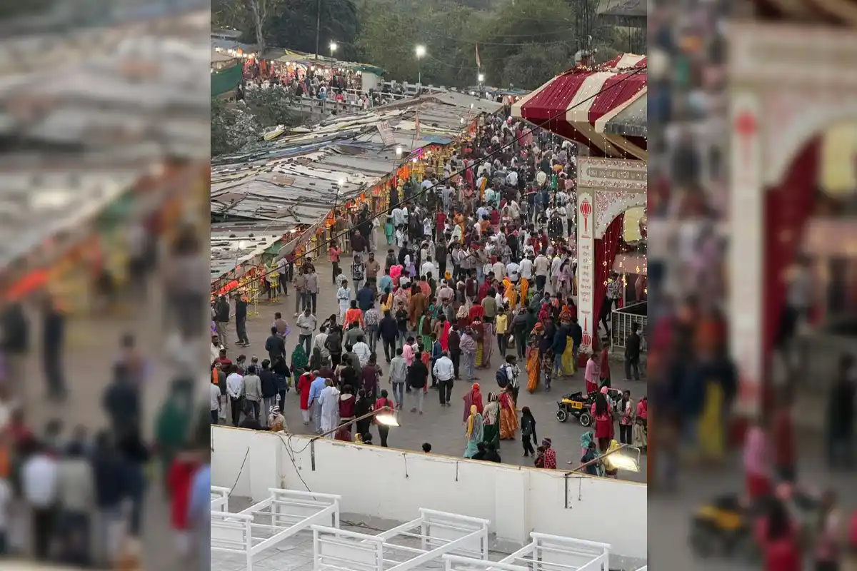 Jamsawali Hanuman Temple: नववर्ष पर हजारों भक्तों ने लिए आशीर्वाद, देखें तस्वीरें