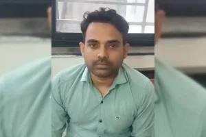 महाराष्ट्र के हिंगोली जिले में तीस हजार रुपये की रिश्वत लेते कर सहायक उमेश सरकटे रंगे हाथों गिरफ्तार