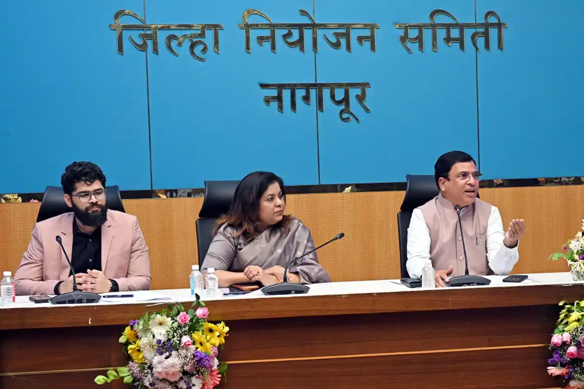 मुख्यमंत्री बलिराजा खेत पगडंडी सड़क योजना पर राज्यस्तरीय कार्यशाला नागपुर में संपन्न 14 Mukhyamantri Baliraja Shet Road Scheme: नागपुर में राज्यस्तरीय कार्यशाला आयोजित, किसानों को मिलेगी बेहतर सड़क सुविधा