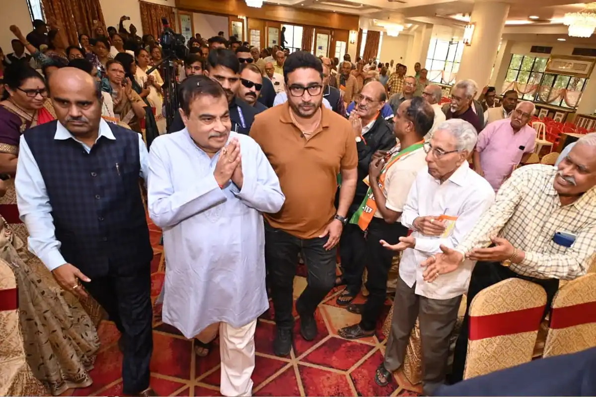 Nagpur Municipal Election: नितिन गडकरी ने विकास की रफ्तार बनाए रखने का किया आह्वान