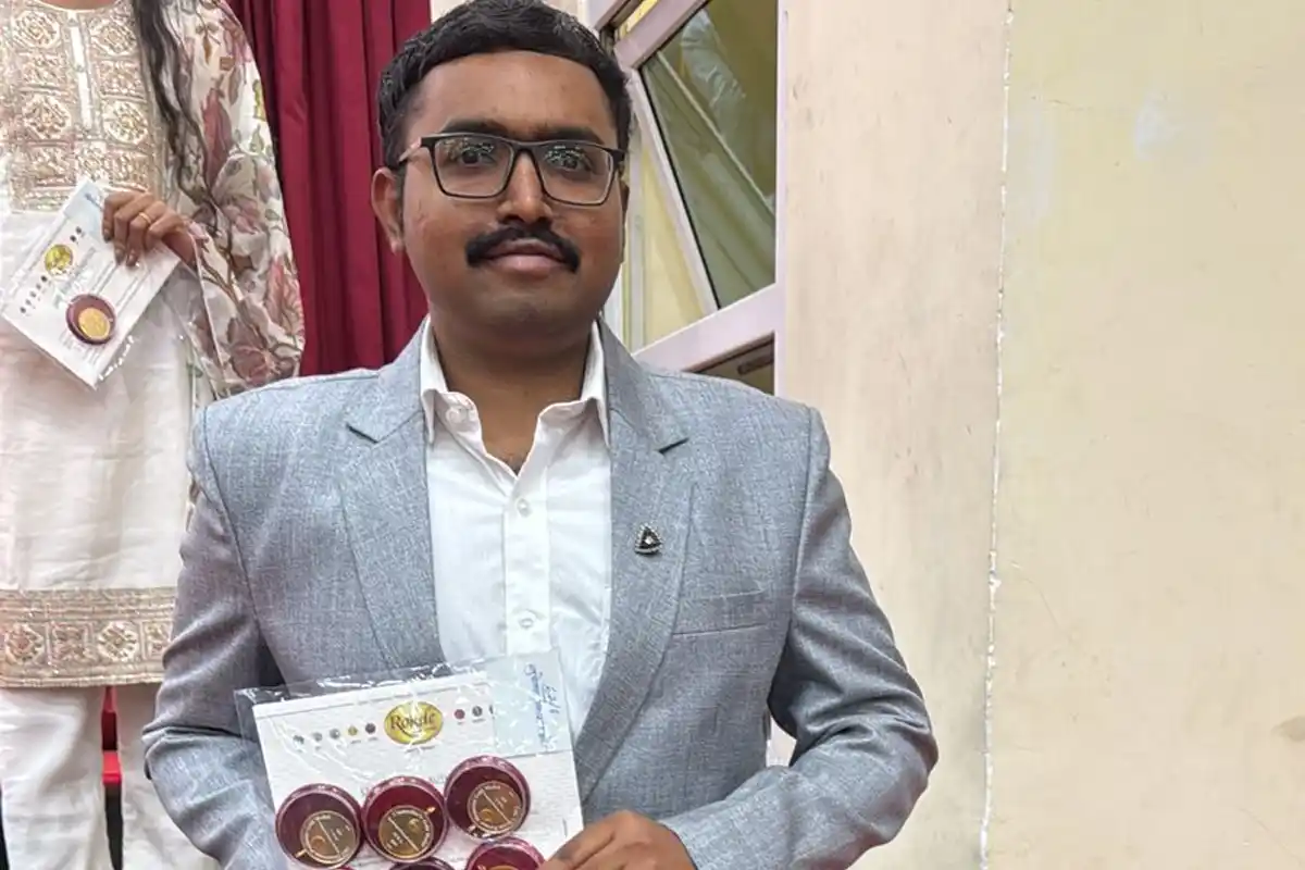 नागपुर विश्वविद्यालय में शिक्षा और आत्मविश्वास: विद्यार्थियों के उज्ज्वल भविष्य की नींव 16 Nagpur University Convocation: नागपुर विश्वविद्यालय का 113वां दीक्षांत समारोह संपन्न, विद्यार्थियों को मिला मार्गदर्शन