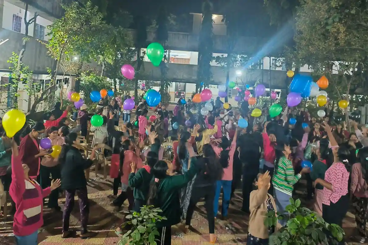 Nagpur University Mental Health Workshop: छात्रा छात्रावास में तनाव प्रबंधन और भावनात्मक सशक्तिकरण पर आयोजित हुई विशेष कार्यशाला, जानें क्या सीखा