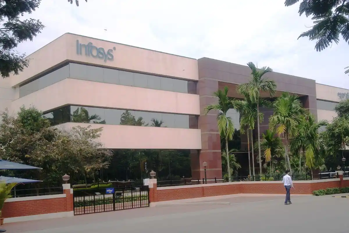 Infosys Share Price Rise: इन्फोसिस के शेयरों में तेजी, कंपनी ने बढ़ाया राजस्व अनुमान