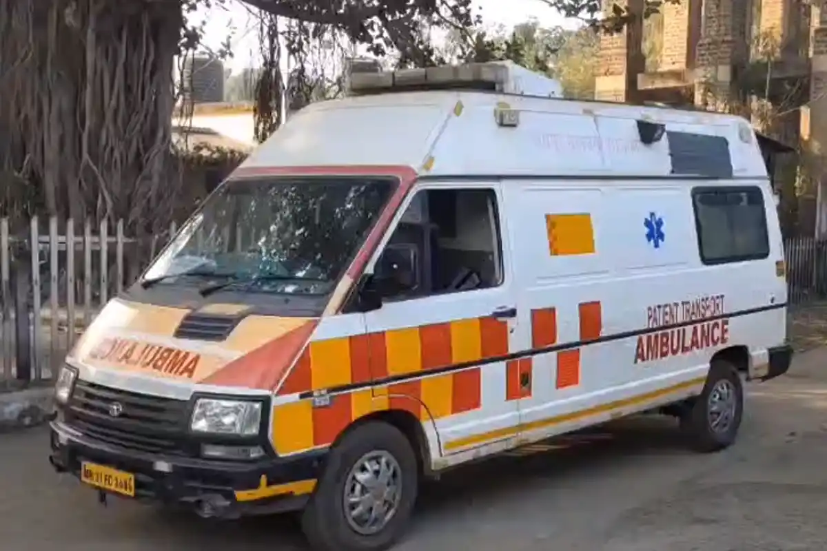 Nagpur Ambulance Voting: बिस्तर पर पड़े मरीजों को एंबुलेंस से कराई गई वोटिंग