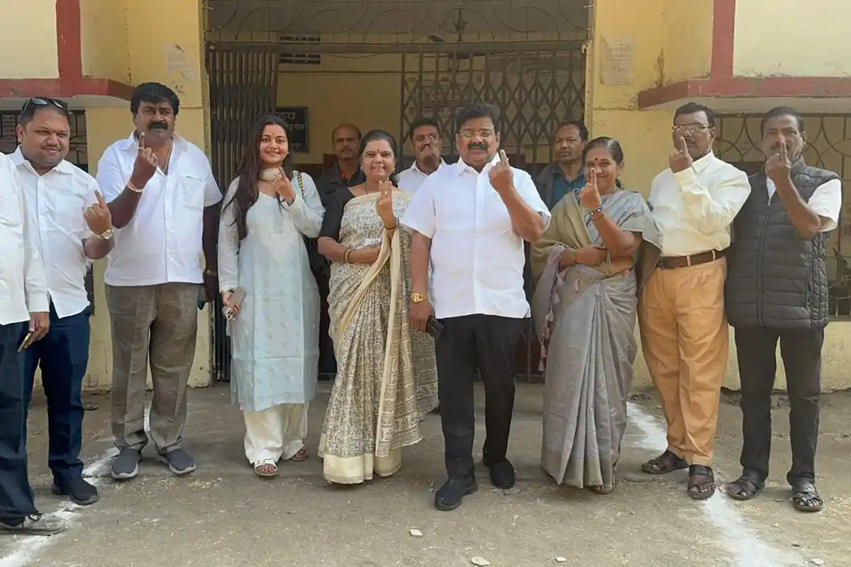 Vikas Thakre Voting, Congress MLA casts vote: कांग्रेस विधायक ने डाला वोट, लोकतंत्र के प्रति दिखाई जिम्मेदारी