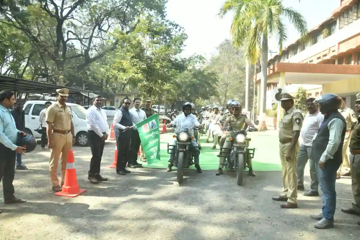 Nagpur Road Safety Campaign: नागपुर में सड़क सुरक्षा चित्ररथ का उद्घाटन, परिवहन आयुक्त ने दिया सुरक्षा का संदेश