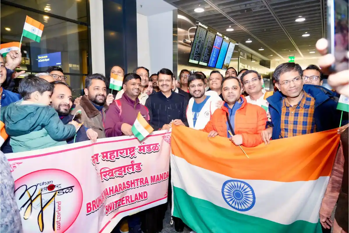 Devendra Fadnavis Zurich Visit: ज़्यूरिख में मराठी समाज ने किया भव्य स्वागत, WEF में भाग लेने पहुंचे CM